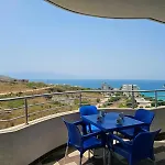 One Bedroom With Sea View 010
